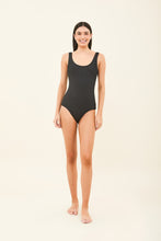 Ladda in bilden i gallerivisningen, Model Front: Uv Line Badeanzug Maio Swim Textura Preto Upf50+
