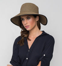 Ladda in bilden i gallerivisningen, Model Front: Uv Line Schlapphut Hat Santorini Imp Fem Mescla Upf50+
