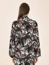 Ladda in bilden i gallerivisningen, Model Back: Uv Line Hemdblusenkleid Shirt Vitoria Coqueiros Upf50+

