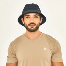 Ladda in bilden i gallerivisningen, Model Front: Uv Line Eimerhut Hat Toronto Colors Masc Black Upf50+
