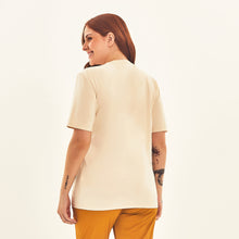 Ladda in bilden i gallerivisningen, Model Back: Uv Line Fitness-Top T-Shirt Solar Off White Upf50+
