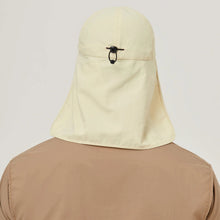 Ladda in bilden i gallerivisningen, Model Back: Uv Line Legionärshut Neck Cap Africa 2021 Masc Sand Upf50+
