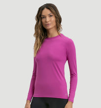 Ladda in bilden i gallerivisningen, Model Front: Uv Line Rashguard Longsleeve Uvpro Fem Pink Upf50+
