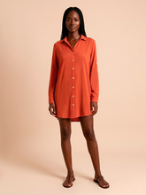 Ladda in bilden i gallerivisningen, Model Front: Uv Line Hemdblusenkleid Shirtdress Copenhagen Pitanga Upf50+
