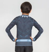 Ladda in bilden i gallerivisningen, Model Back: Uv Line Rashguard Acqua Pantera Negra V20 Ml Inf Estampa
