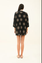 Ladda in bilden i gallerivisningen, Model Back: Uv Line Strandkleid Kimono Shine-Preto Upf50+
