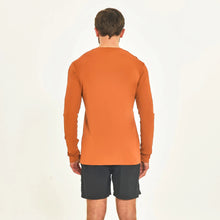 Ladda in bilden i gallerivisningen, Model Back: Uv Line T-Shirts Für Herren Longsleeve Sport Fit Caramelo
