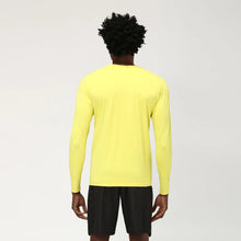 Ladda in bilden i gallerivisningen, Model Back: Uv Line Fitness-Top Longsleeve Uvpro Amarelo Upf50+
