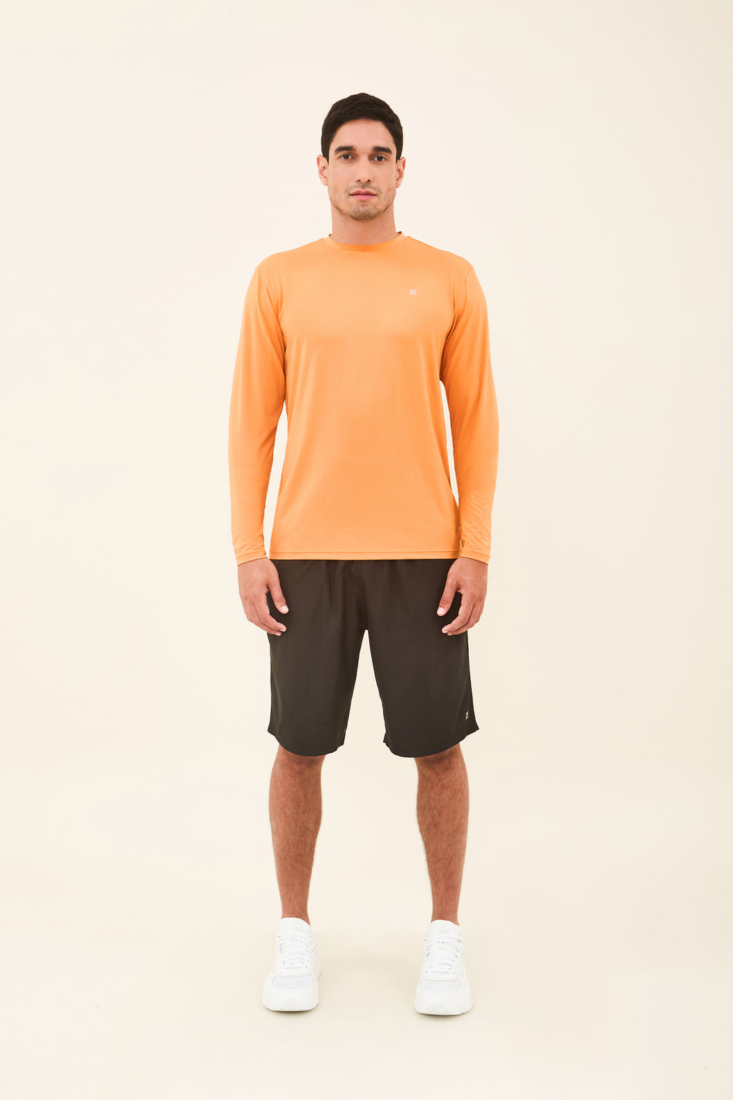 Model Front: Uv Line Rashguard Longsleeve Uvpro Laranja Upf50+