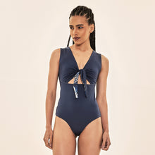 Ladda in bilden i gallerivisningen, Image 04: Uv Line Badeanzug Mirela Coqueiros Marinho Upf50+
