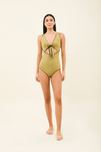 Ladda in bilden i gallerivisningen, Model Front: Uv Line Badeanzug Mirela Oliva Preto Upf50+
