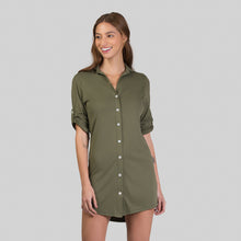 Ladda in bilden i gallerivisningen, Model Front: Uv Line Strandkleid Shirtdress Copenhagen Verde Militar Upf50+
