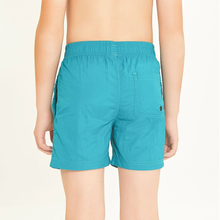 Ladda in bilden i gallerivisningen, Model Back: Uv Line Jungen-Badehose Short Aqua Lucca Petroleo Upf50+
