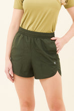 Ladda in bilden i gallerivisningen, Gallery: Uv Line Fitness-Shorts Short Race Verde Militar Upf50+
