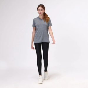 Model Front: Uv Line Fitness-Top Sport Fit Mescla Fem