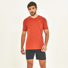 Ladda in bilden i gallerivisningen, Model Front: Uv Line Fitness-Top T-Shirt Sport Fit Ferrugem Upf50+
