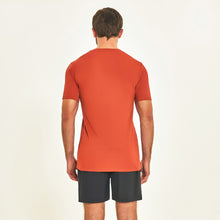 Ladda in bilden i gallerivisningen, Model Back: Uv Line Fitness-Top T-Shirt Sport Fit Ferrugem Upf50+

